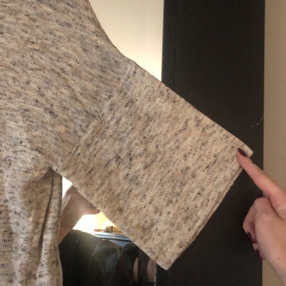 Beige light weight sweater - Picture 2 of 6